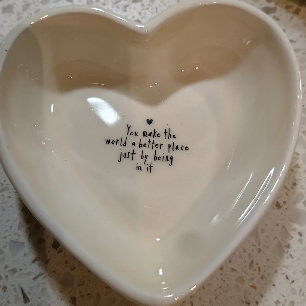 NWT Adorable Natural Life Ceramic Heart Trinket Box